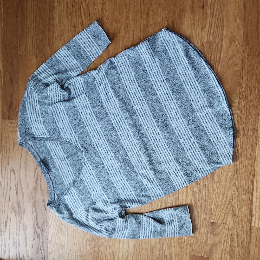 Market & Spruce Careen V-neck Dolman Knit top size small, striped, 3/4 sleeve